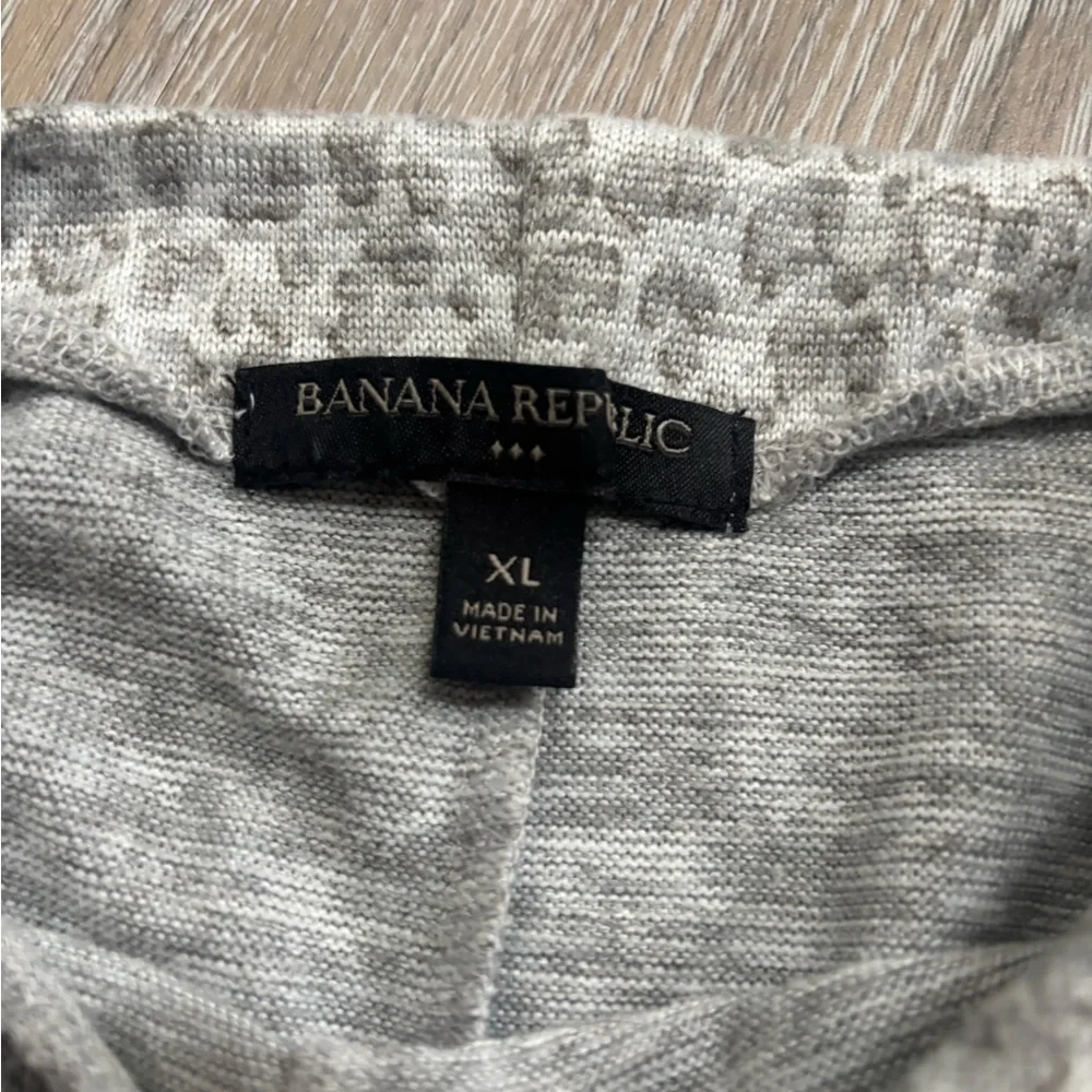 Banana Republic Gray Cowl Neck Sweater - Picture 4 of 4